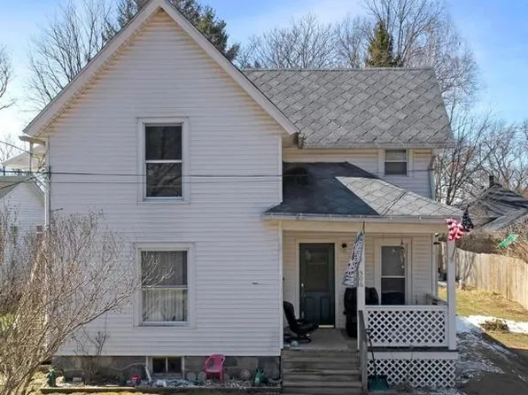506 Wood St, Stockbridge, MI 49285