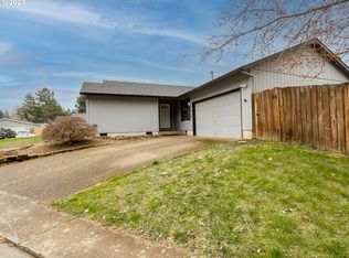 1212 SE Fir Grove Loop, Hillsboro, OR 97123