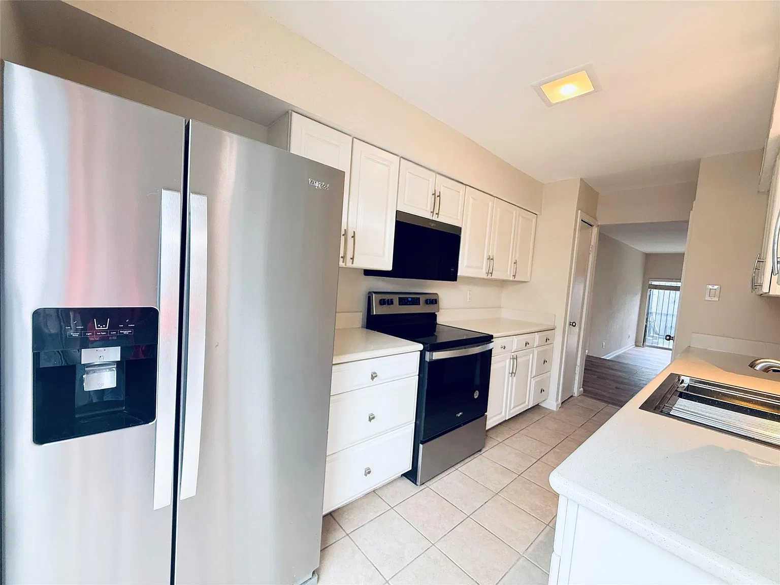 2 bed, 2.5 bath, 1476 sqft, $2,090 — Photo 4