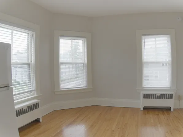 765 Park Ave APT 2C, Cranston, RI 02910