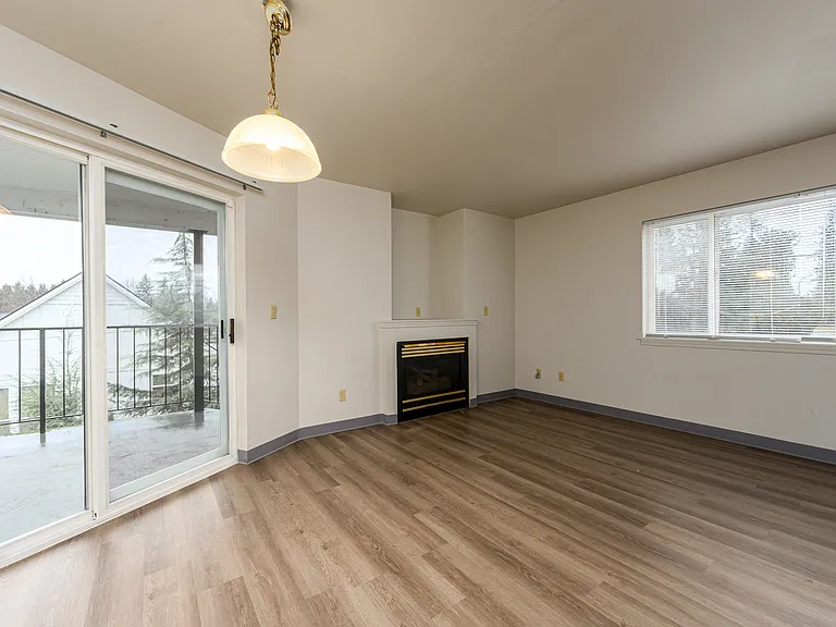 2-Bed 1-Bath Living Room 2-Bed 1-Bath Living Room