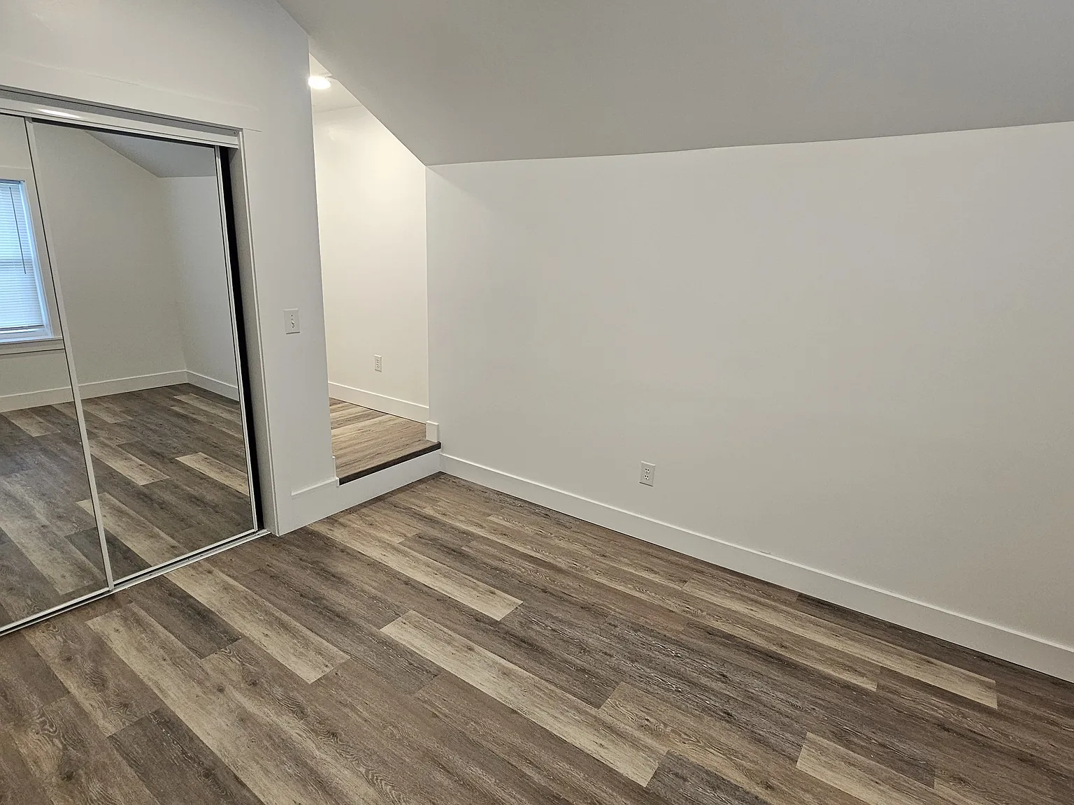 3 bed, $3,297 — Photo 4