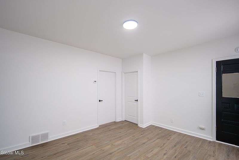 4th image of 103 Congress Street