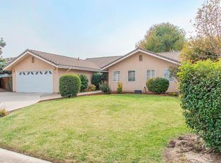 2711 E Paradise Ave, Visalia, CA 93292