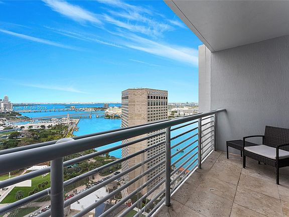 2nd image of 325 Biscayne Blvd #3514