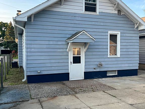 4th image of 99 Bidwell St W