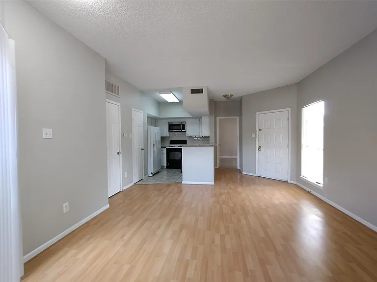 10855 Meadowglen Ln #601 — Photo 3