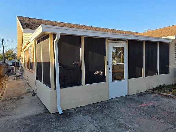 3rd image of 1837 Lynncrest Rd