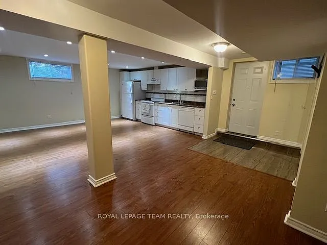 685 Everlasting Cres #B — Photo 6