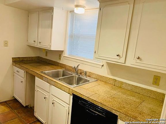 5th image of 11822 Sandman St