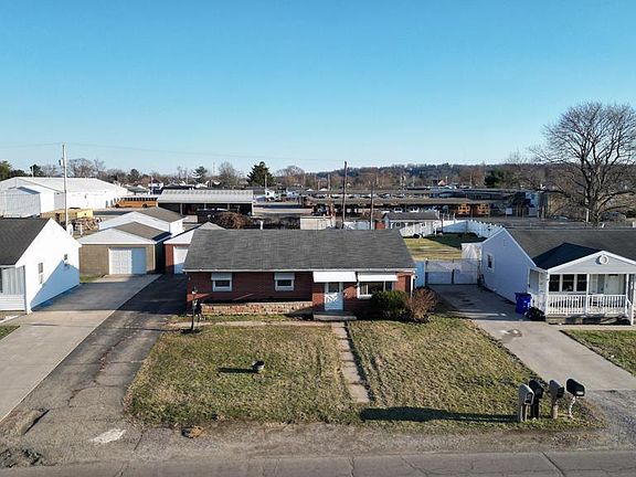 2nd image of 652 Adena Rd