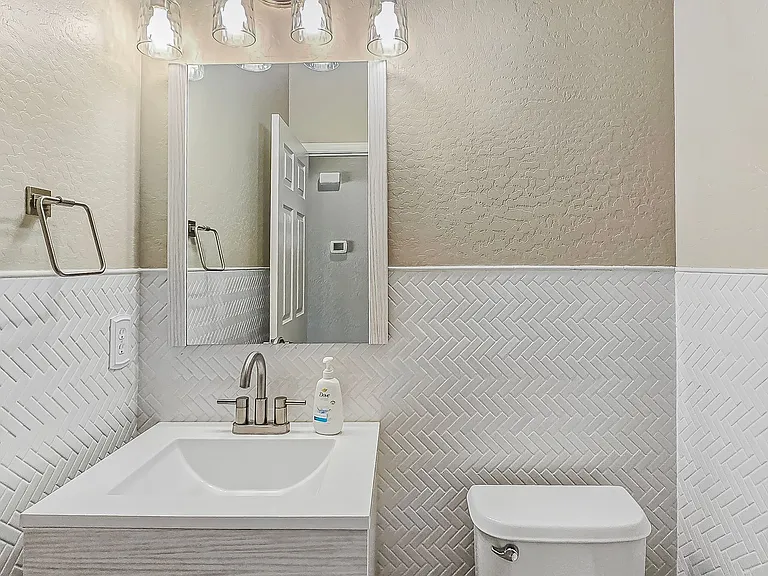9912 W Marguerite Ave — Photo 17