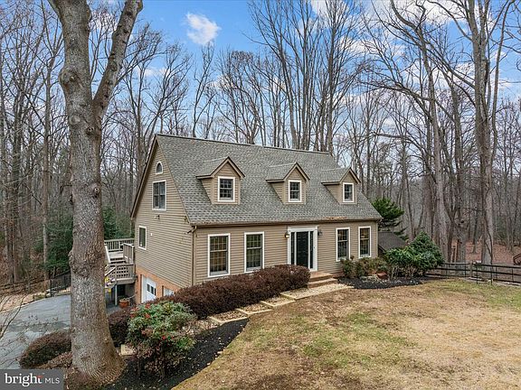 5th image of 574 Pinedale Dr