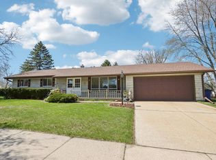 1445 17th Ave, Grafton, WI 53024