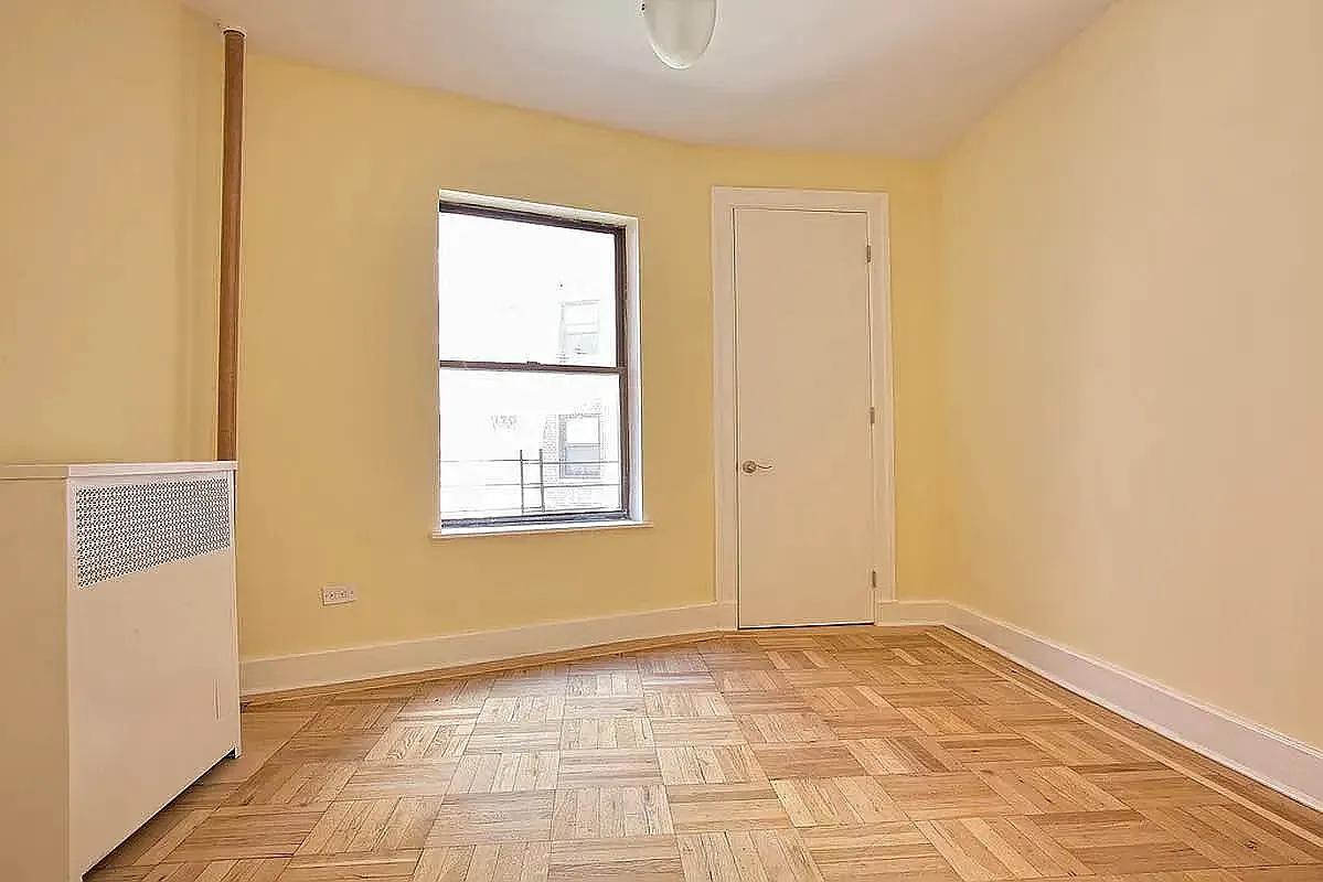 401 Edgecomb Avenue — Photo 3