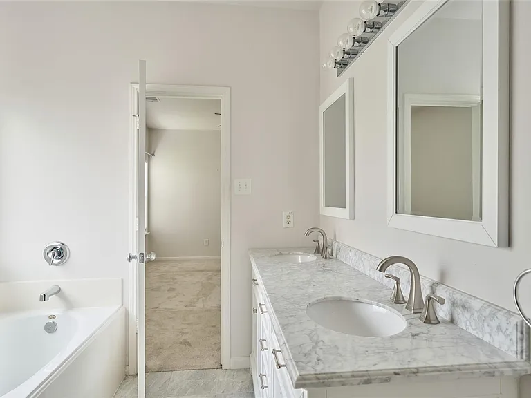 21718 Grassy Hill Ln — Photo 18