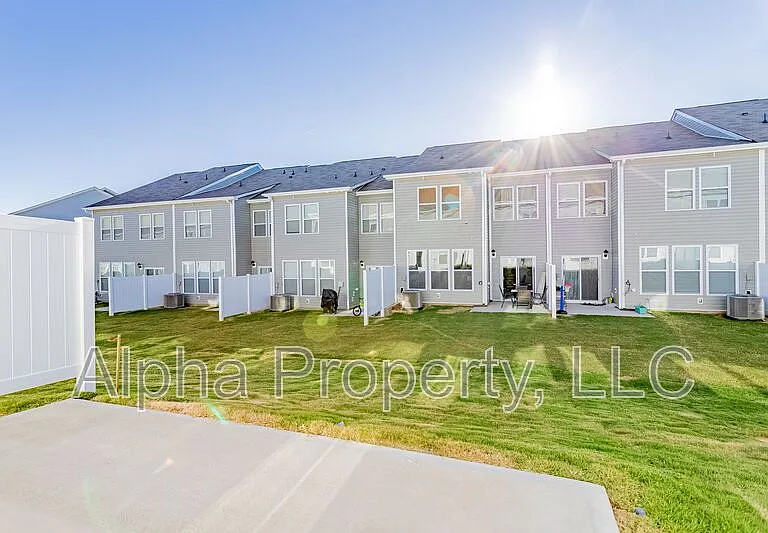 540 Yellow Fox Rd — Photo 34