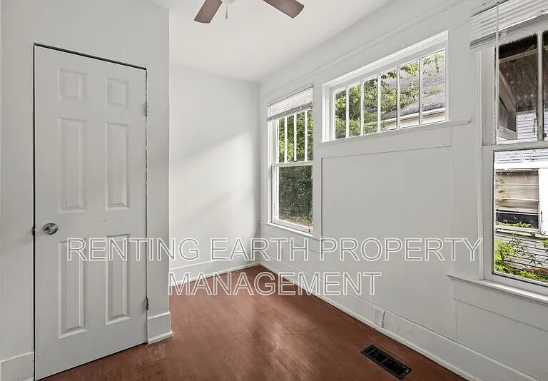 1136 15th St SW — Photo 12