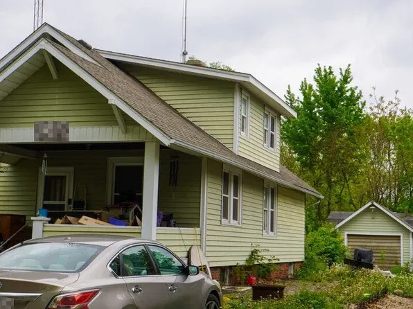 105 North Ave, Industry, IL 61440