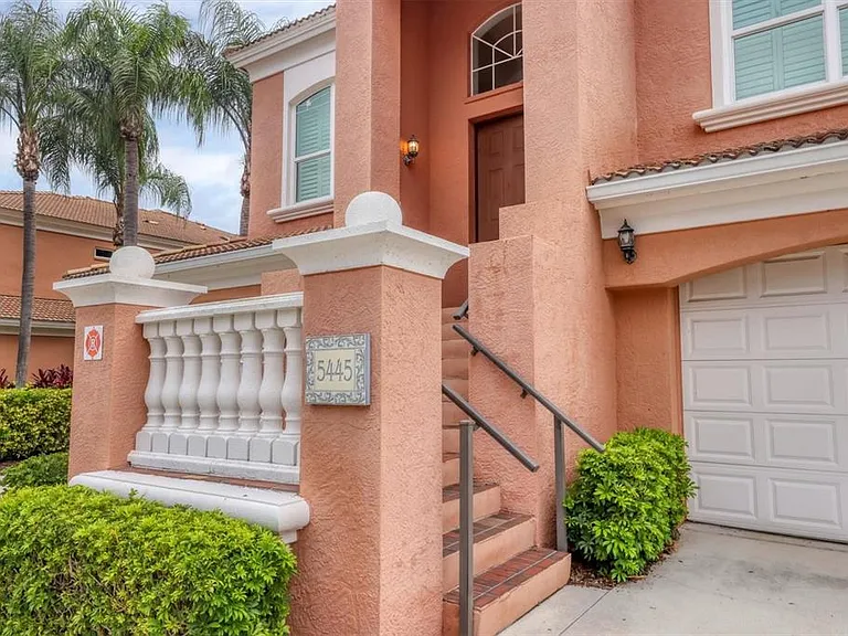 5445 46th Ct W — Photo 2