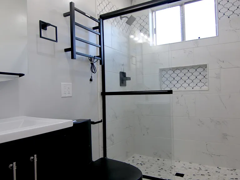 120 Roswell Ave #12 — Photo 16
