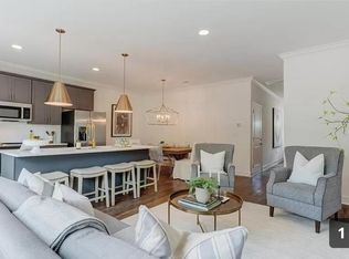 609 Pompano Dr, Greensboro, NC 27410