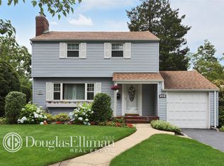 21 Plymouth Rd, Port Washington, NY 11050