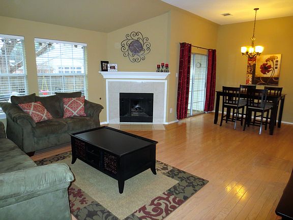 3rd image of 3120 Trailwood Ln