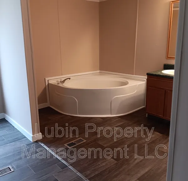 48 Virginia Ave — Photo 4