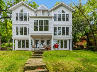 N1939 Bluff Ln, Lake Geneva, WI 53147