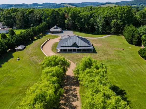 415 Old Persia Rd, Rogersville, TN 37857