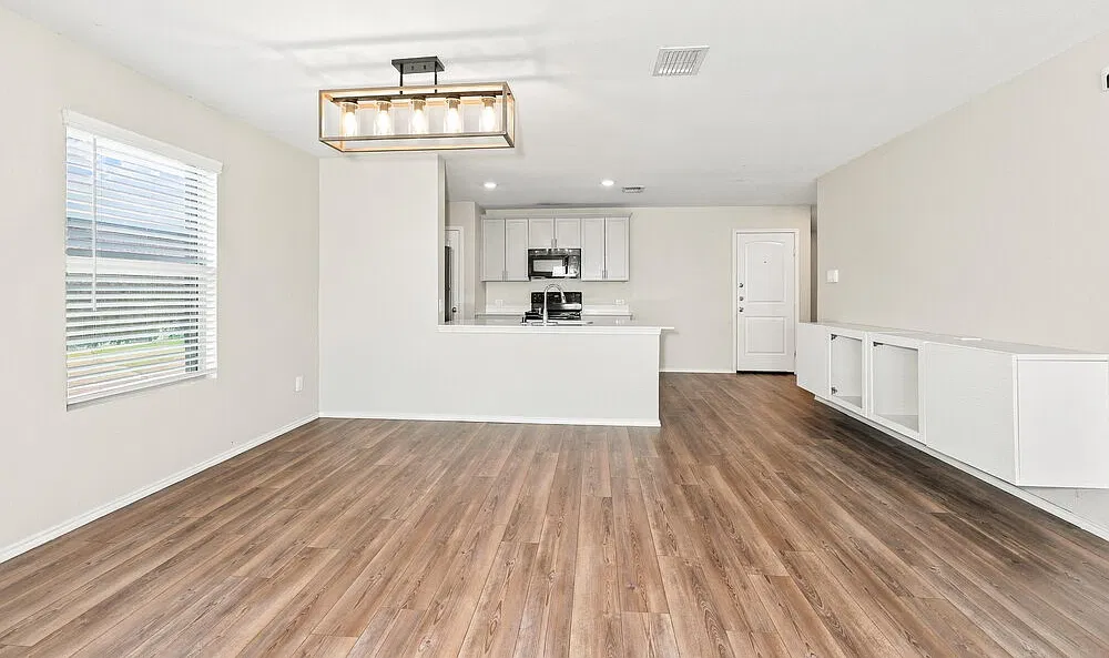 3 bed, 2.0 bath, 1522 sqft, $2,035 — Photo 4