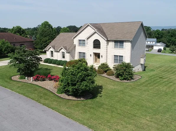 771 Cresson Dr, Chambersburg, PA 17202