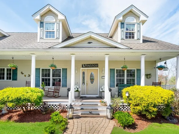 33 Park Ter, Dracut, MA 01826