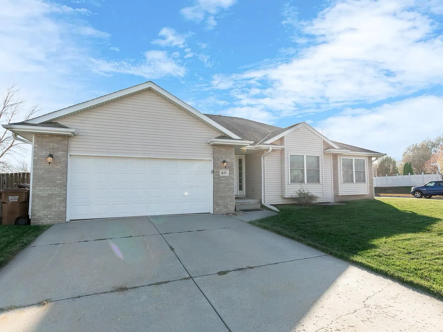 6 bed, 3324 sqft, $3,000 — Photo 4