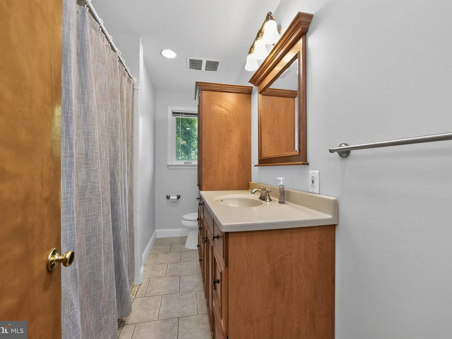 3 bed, 1488 sqft, $3,150 — Photo 4