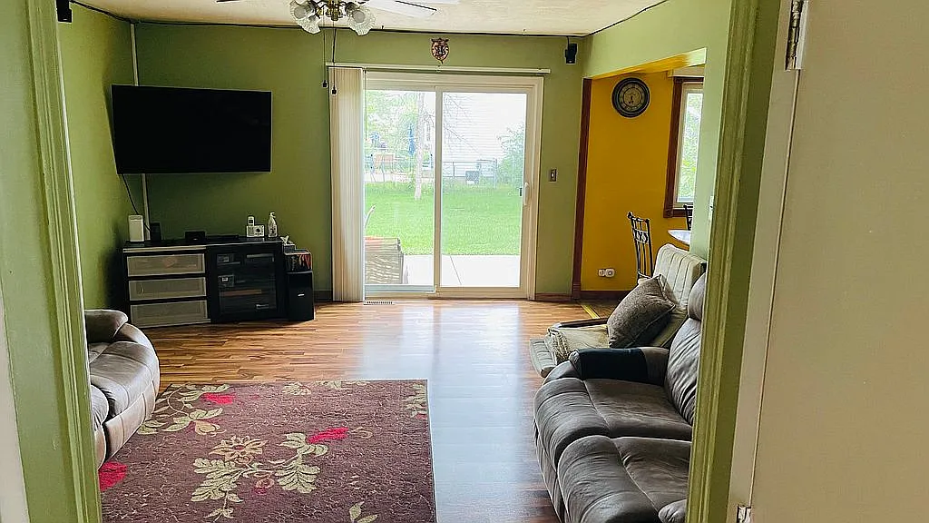 2172 Leeward Ln photo 1