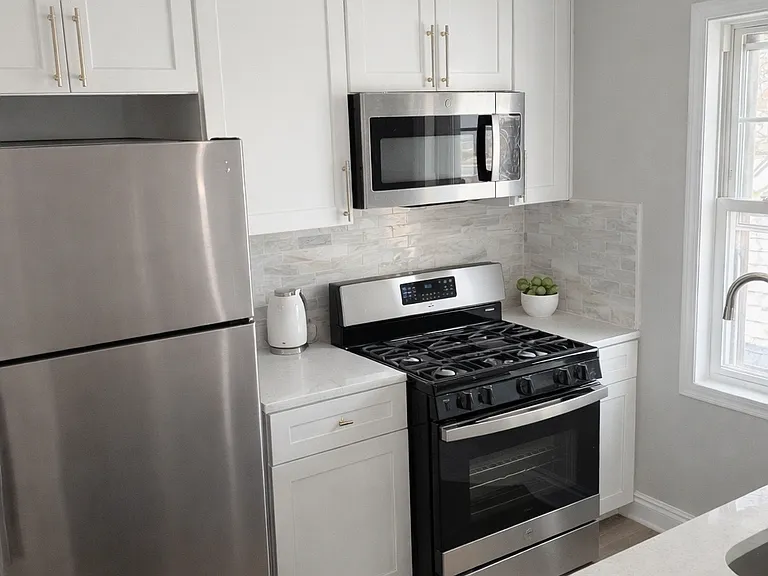 166 East Ave #A — Photo 2