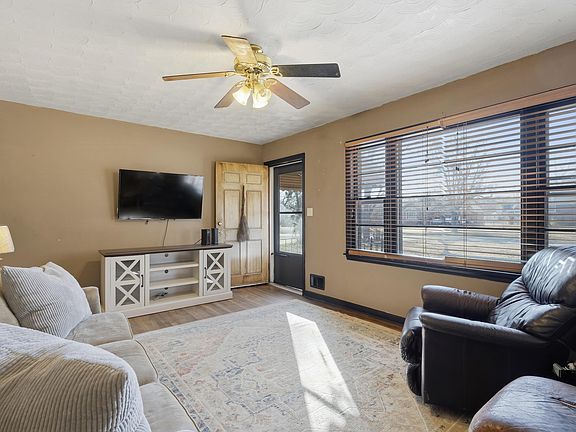 5th image of 125 Foxhall Rd