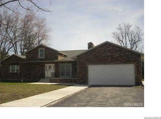 811 Ayer Rd, Buffalo, NY 14221