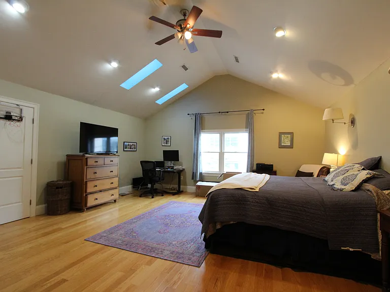 31 Florence St #31 — Photo 29