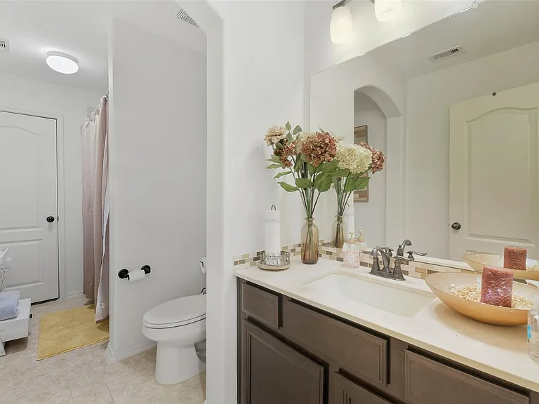 17611 Fossil Ridge Ln — Photo 32