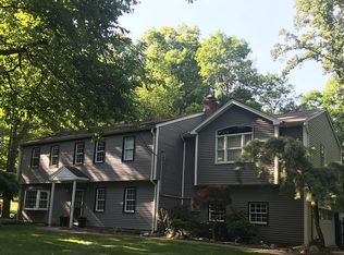 7 Split Rock Rd, Upper Saddle River, NJ 07458