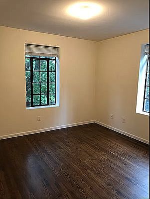 3rd image of 85 Burns St Floor 1