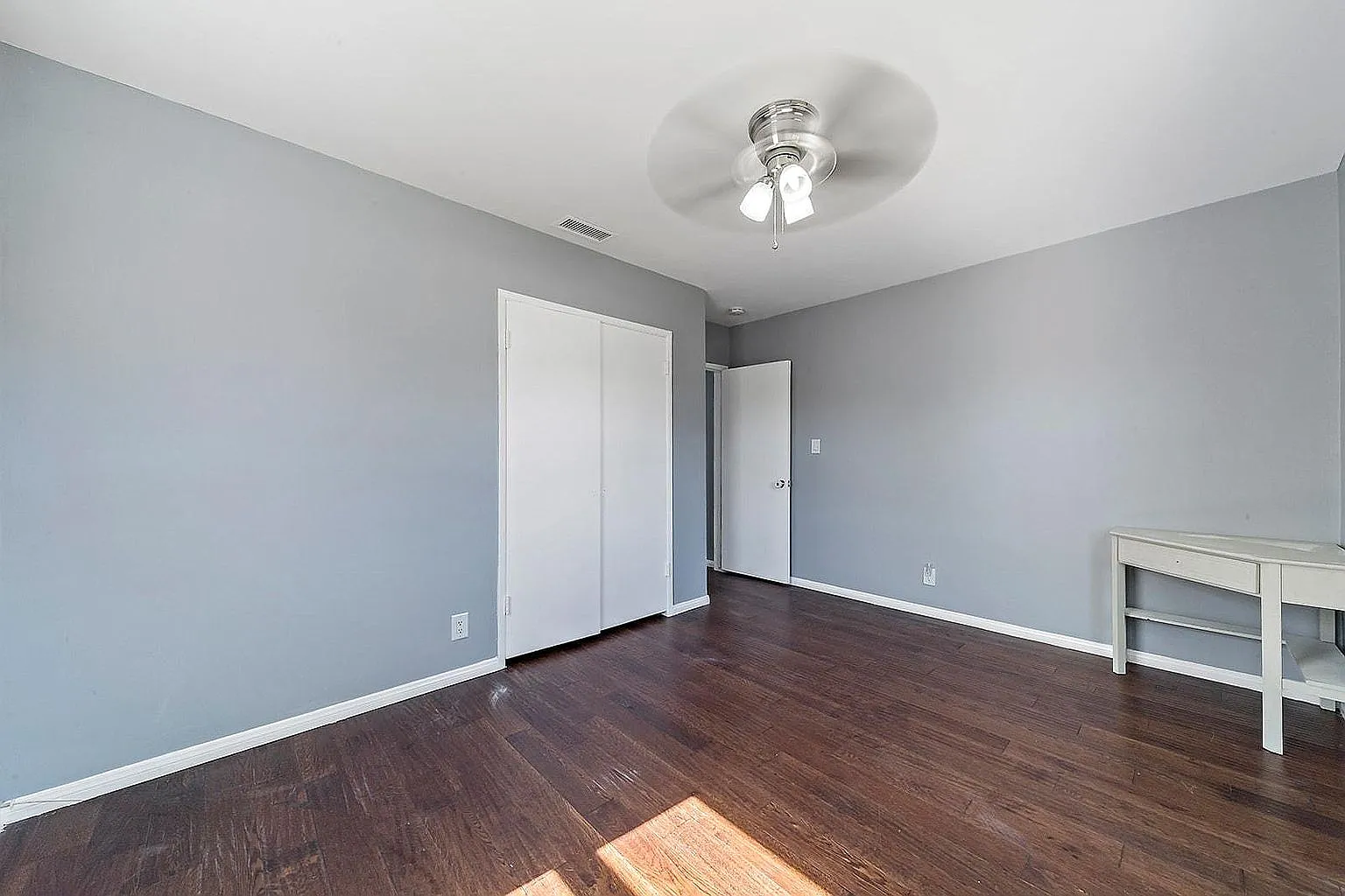 4 bed, 1431 sqft, $3,995 — Photo 2