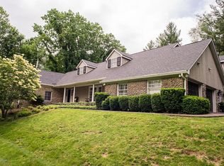 11308 Owl Creek Ln, Anchorage, KY 40223