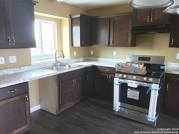 3rd image of 11210 Gaylord Dr