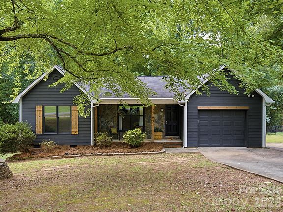 3rd image of 2765 Stockwood Dr