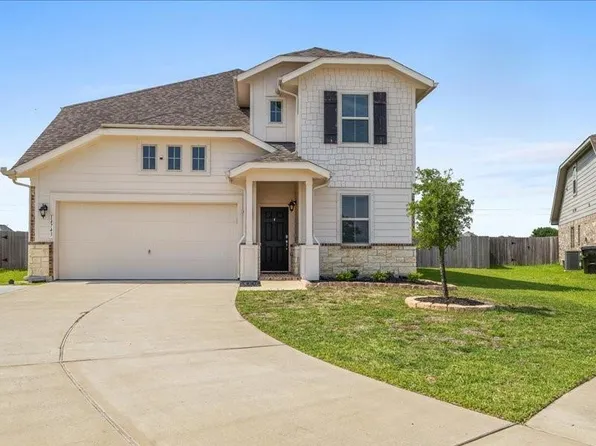 14743 Sweetwater Dr, Baytown, TX 77523