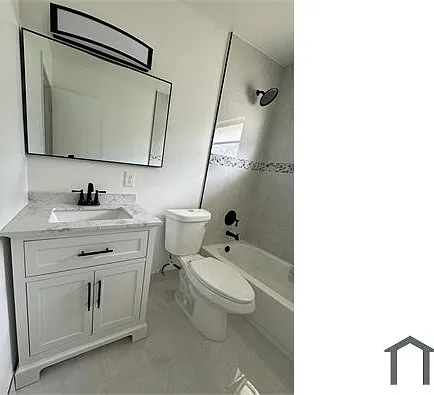 7964 SW 6th St — Photo 3